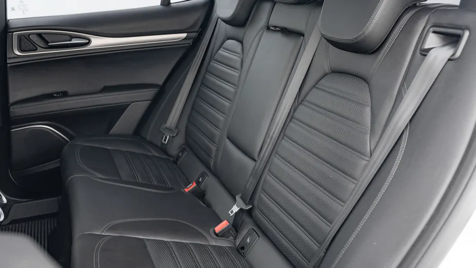 ALFA ROMEO Stelvio Stelvio 2.0 Turbo Veloce Q4 aut