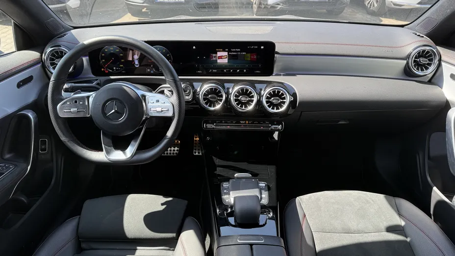 MERCEDES-BENZ CLA CLA 200 AMG Line 7G-DCT