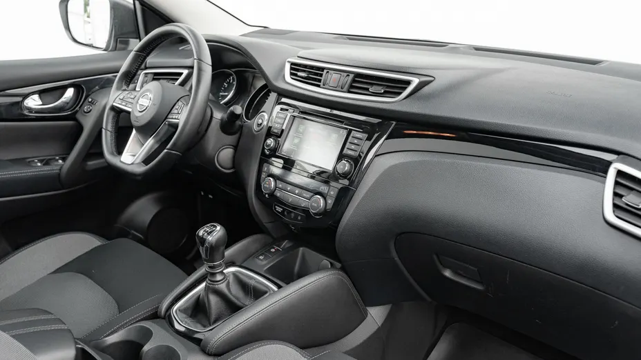 NISSAN Qashqai Qashqai 1.3 DIG-T N-Connecta