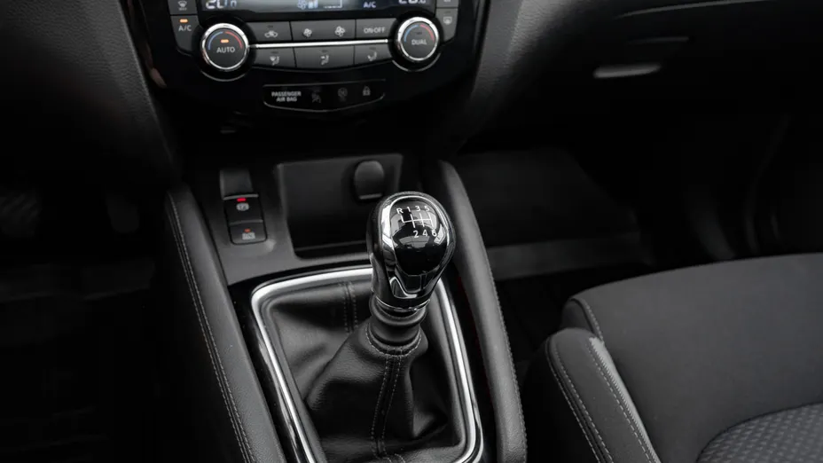 NISSAN Qashqai Qashqai 1.3 DIG-T N-Connecta