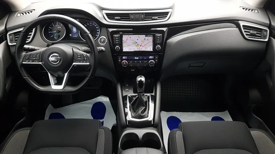 NISSAN Qashqai Qashqai 1.3 DIG-T N-Connecta DCT