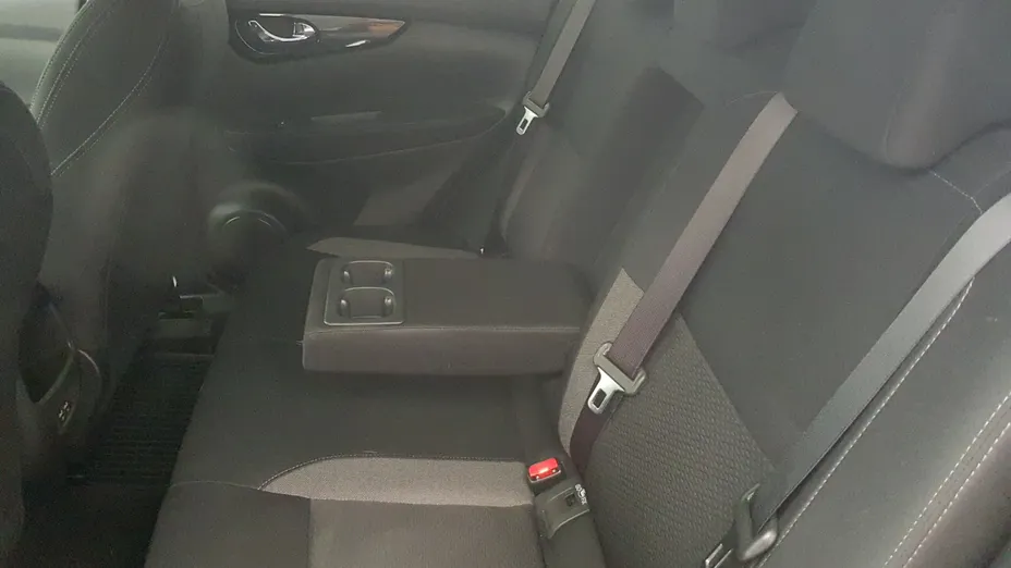 NISSAN Qashqai Qashqai 1.3 DIG-T N-Connecta DCT