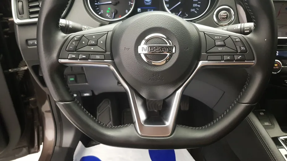 NISSAN Qashqai Qashqai 1.3 DIG-T N-Connecta DCT