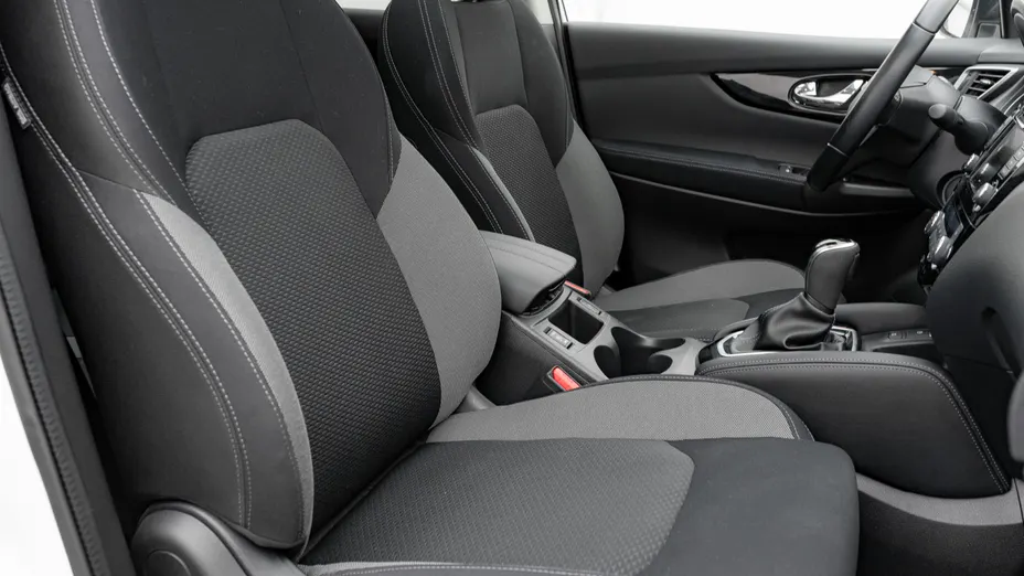 NISSAN Qashqai Qashqai 1.3 DIG-T N-Connecta DCT
