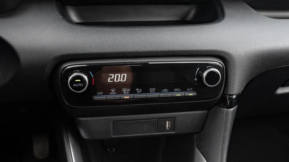 TOYOTA Yaris Yaris Hybrid 1.5 Comfort