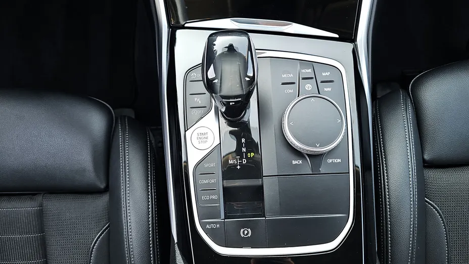 BMW Seria 3 318d Sport Line aut