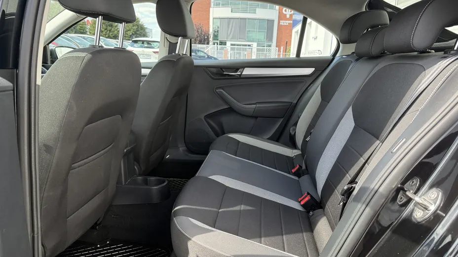 SKODA Rapid Rapid 1.0 TSI Ambition
