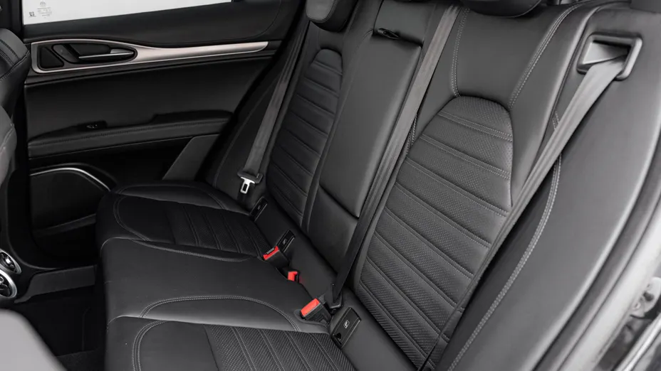 ALFA ROMEO Stelvio Stelvio 2.0 Turbo Veloce Q4 aut