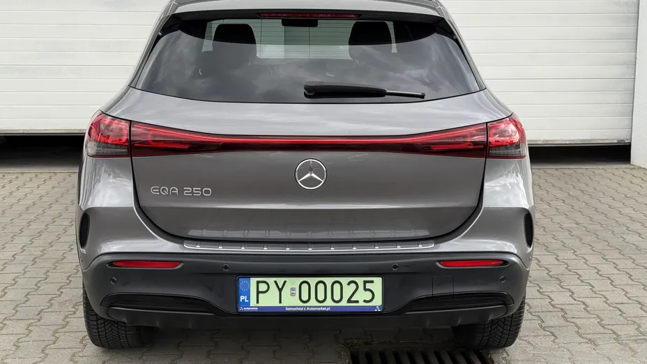 MERCEDES-BENZ EQA EQA 250 66.5kWh AMG Line