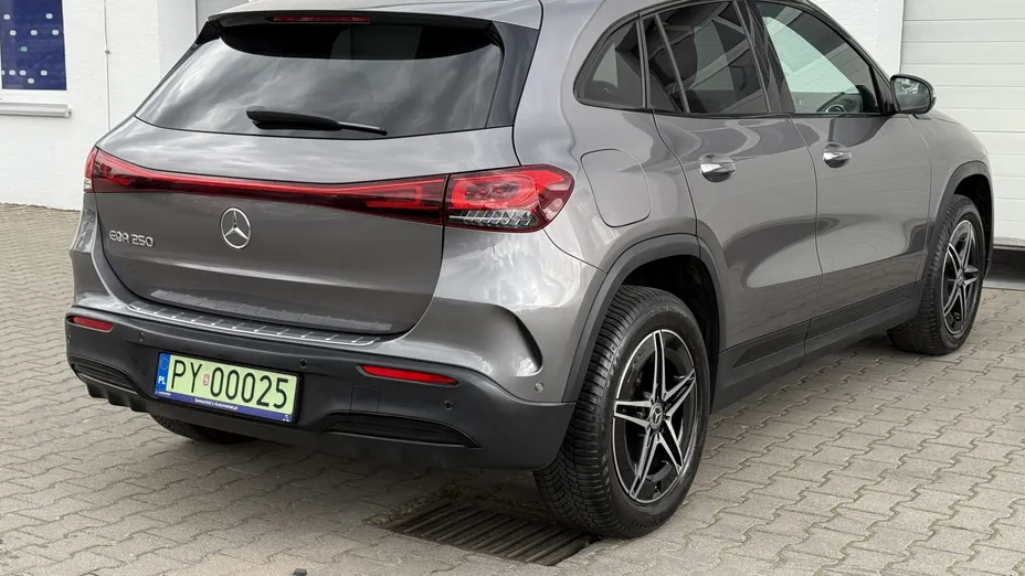 MERCEDES-BENZ EQA EQA 250 66.5kWh AMG Line
