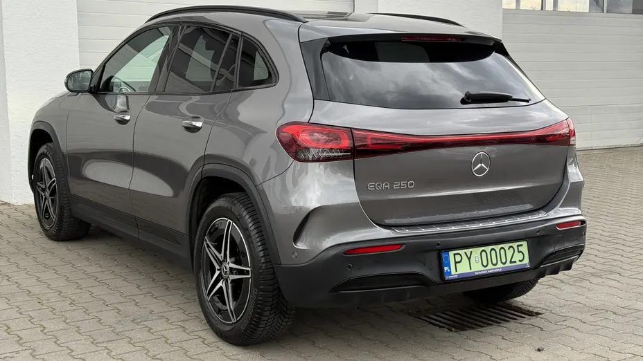 MERCEDES-BENZ EQA EQA 250 66.5kWh AMG Line