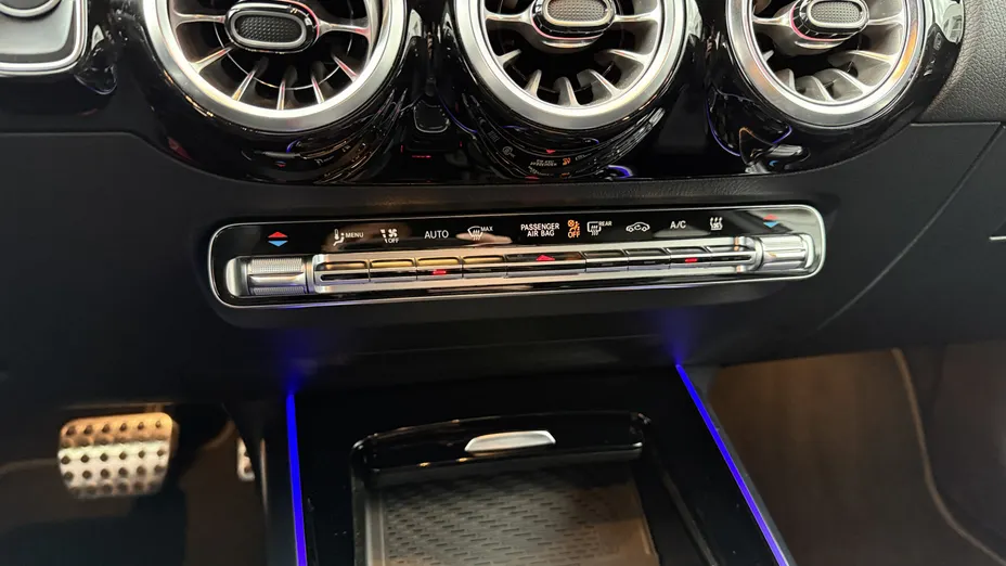 MERCEDES-BENZ EQA EQA 250 66.5kWh AMG Line