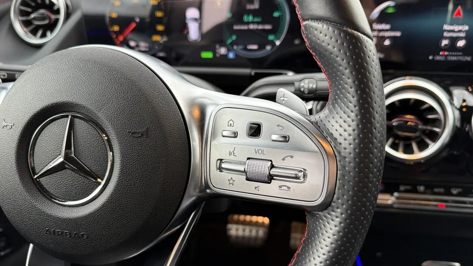 MERCEDES-BENZ EQA EQA 250 66.5kWh AMG Line