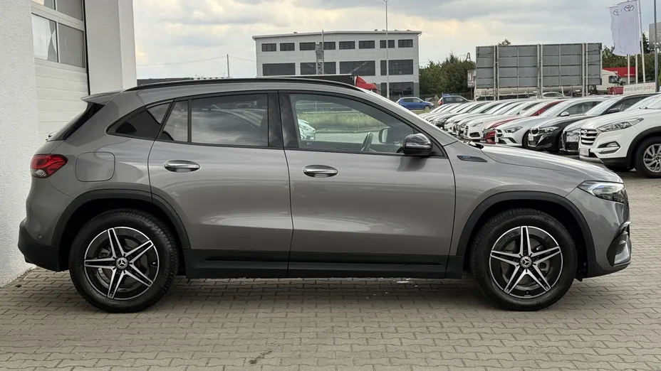 MERCEDES-BENZ EQA EQA 250 66.5kWh AMG Line