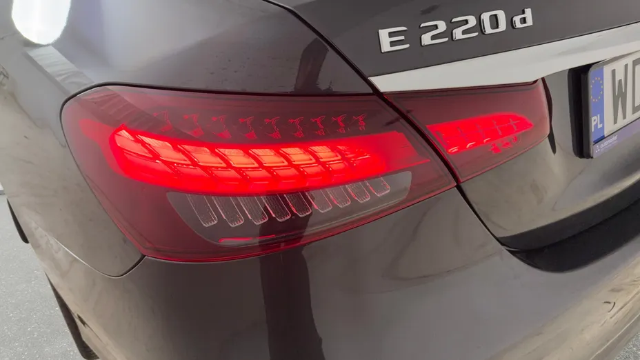 MERCEDES-BENZ E Klasa E 220 d 4-Matic AMG