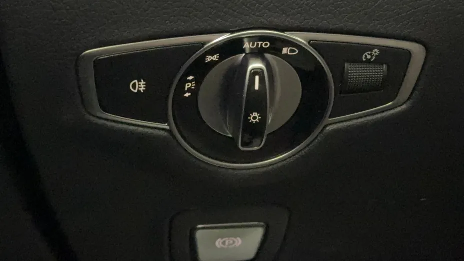 MERCEDES-BENZ E Klasa E 220 d 4-Matic AMG