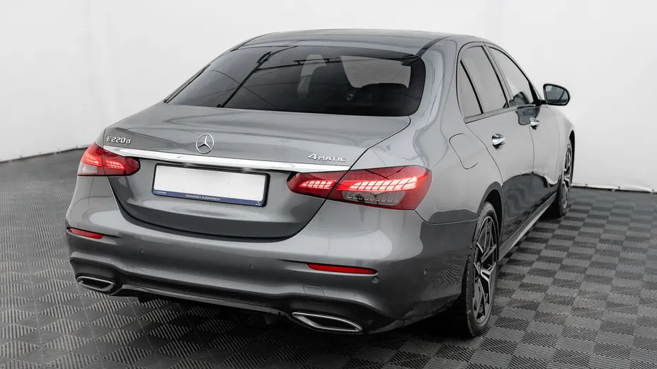 MERCEDES-BENZ E Klasa E 220 d 4-Matic AMG