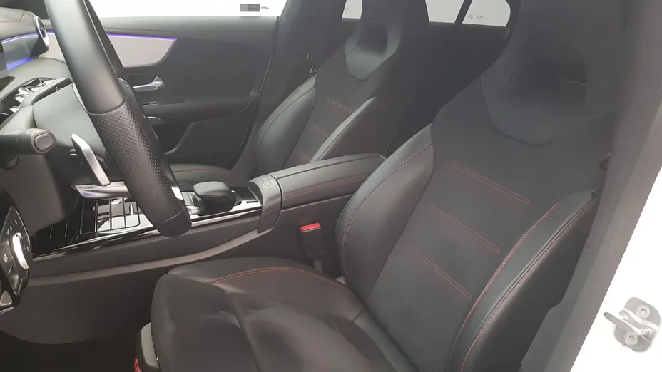MERCEDES-BENZ CLA CLA 200 AMG Line 7G-DCT