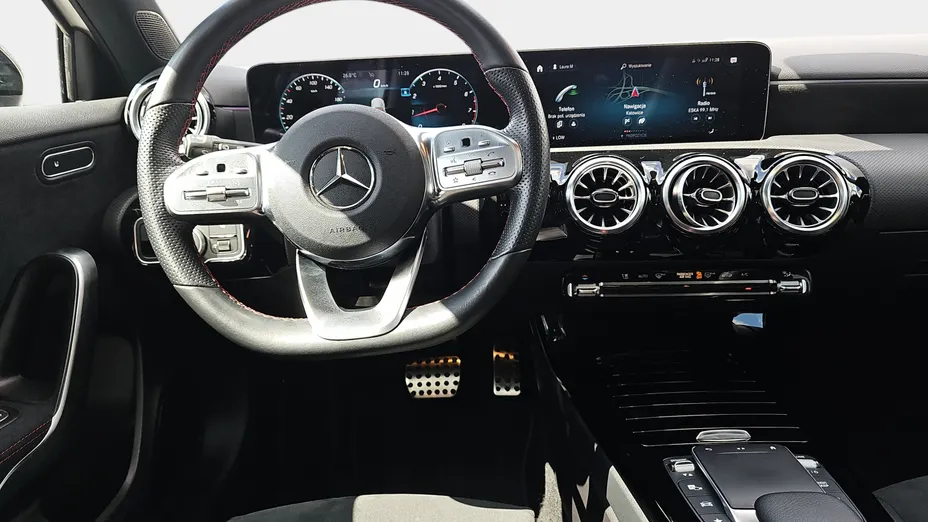 MERCEDES-BENZ A Klasa A 180 AMG Line 7G-DCT