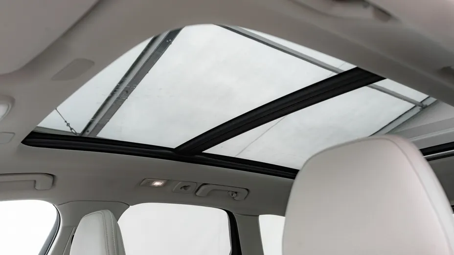 VOLVO XC60 XC60 B5 B AWD Plus Dark aut