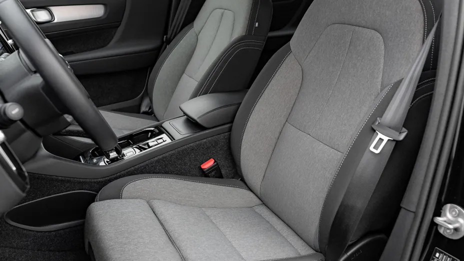 VOLVO XC40 XC40 B3 Plus Dark aut