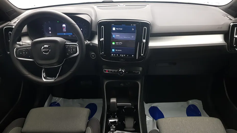 VOLVO XC40 XC40 B3 Plus Dark aut