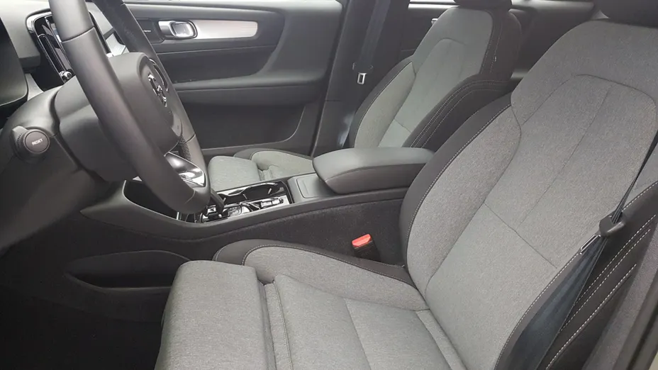 VOLVO XC40 XC40 B3 Plus Dark aut