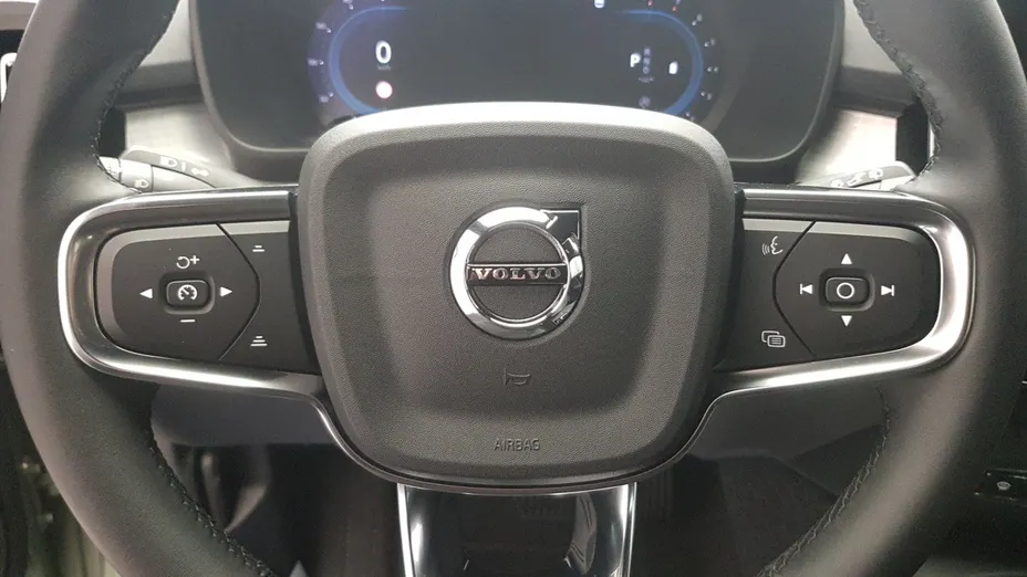 VOLVO XC40 XC40 B3 Plus Dark aut