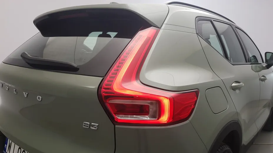 VOLVO XC40 XC40 B3 Plus Dark aut