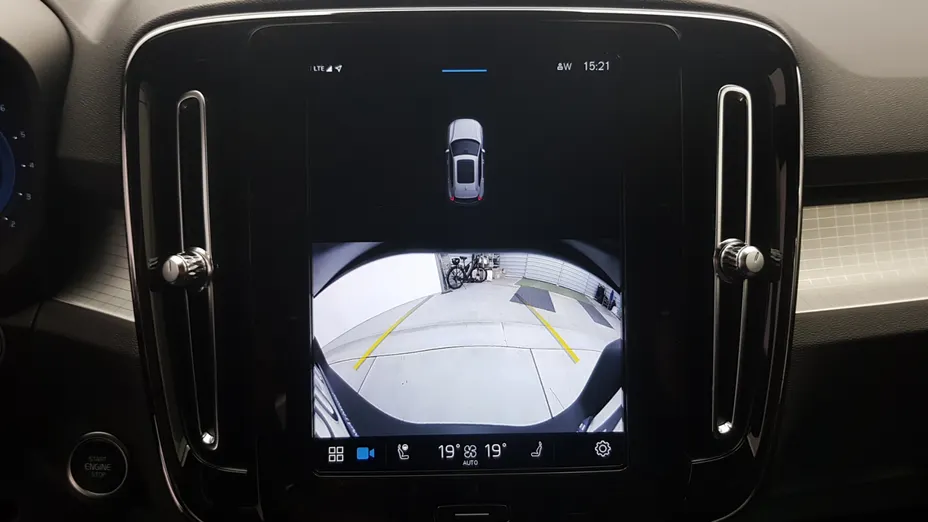 VOLVO XC40 XC40 B3 Plus Dark aut