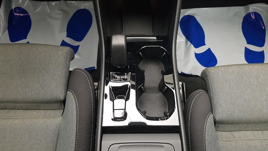 VOLVO XC40 XC40 B3 Plus Dark aut