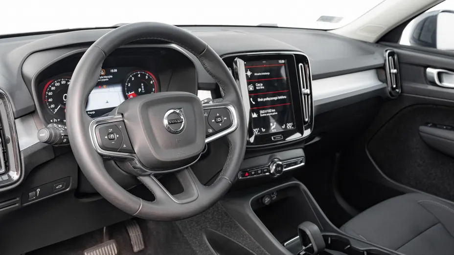 VOLVO XC40 XC40 T3 Momentum Pro aut