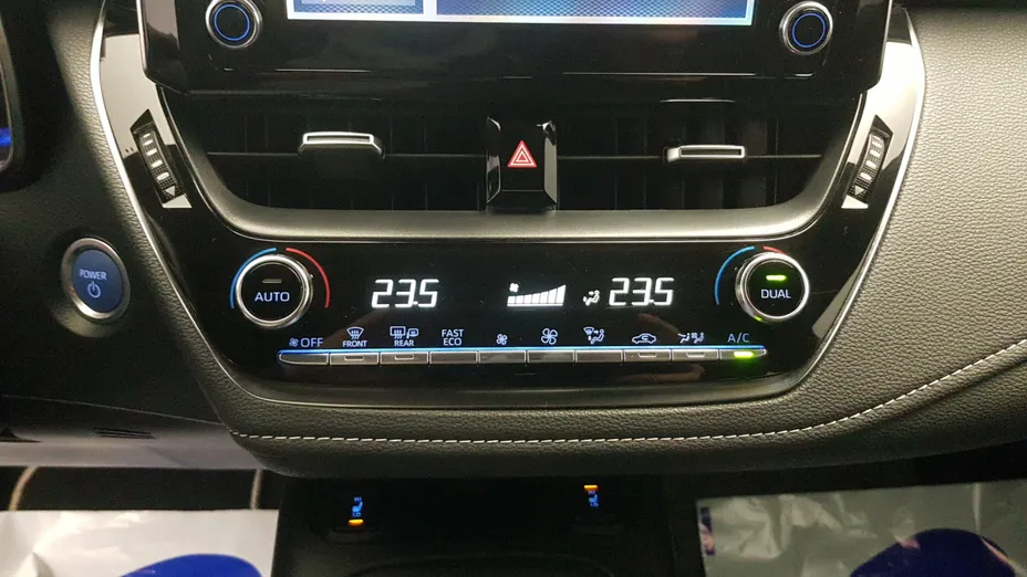 TOYOTA Corolla Corolla 2.0 Hybrid Comfort