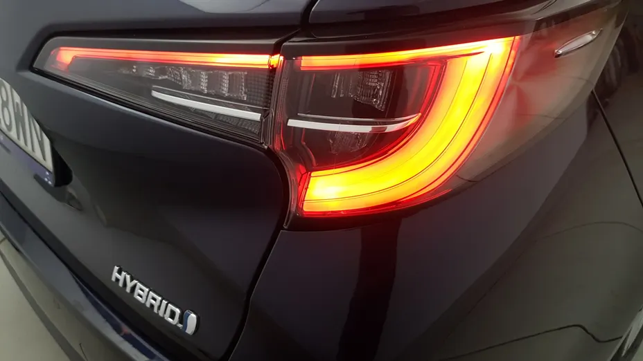 TOYOTA Corolla Corolla 2.0 Hybrid Comfort
