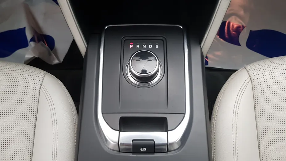 LAND ROVER Discovery Sport Discovery Sport 2.0 TD4 HSE aut