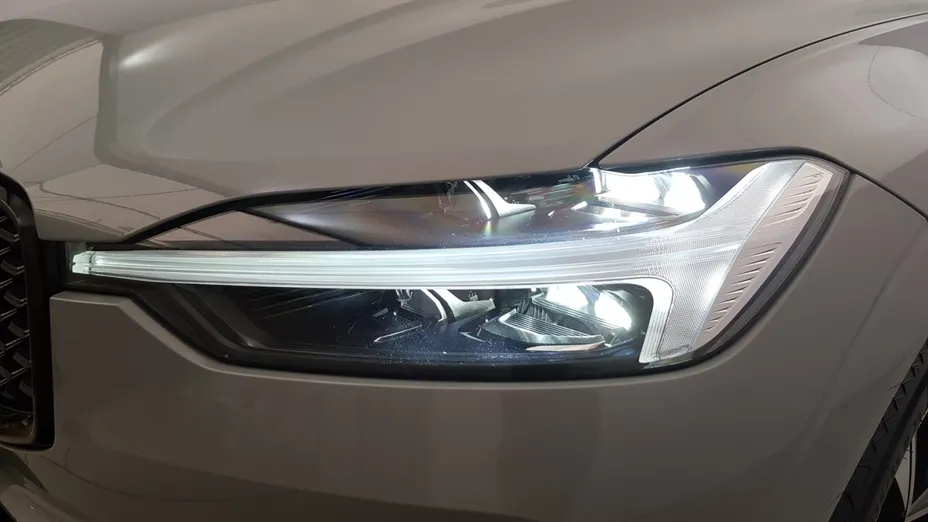 VOLVO XC60 XC60 B5 B AWD Plus Dark aut