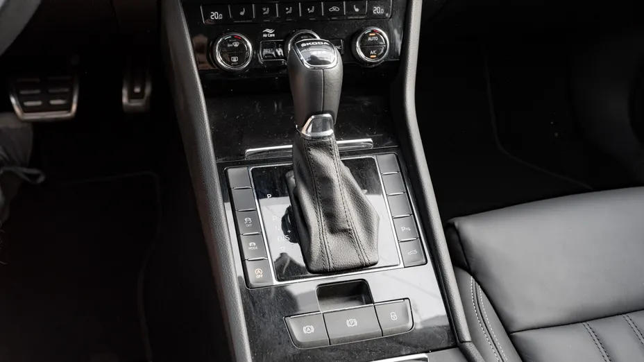 SKODA Superb Superb 2.0 TSI 4x4 L&K DSG