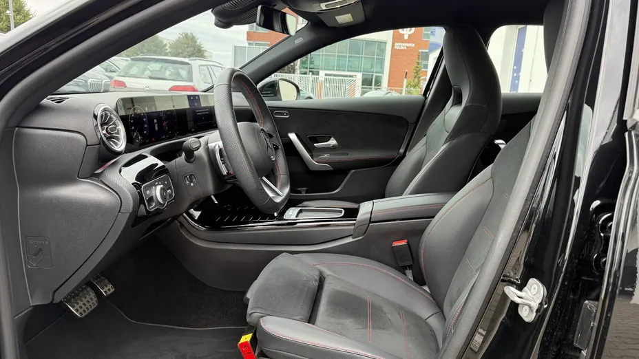 MERCEDES-BENZ A Klasa A 200 AMG Line 7G-DCT