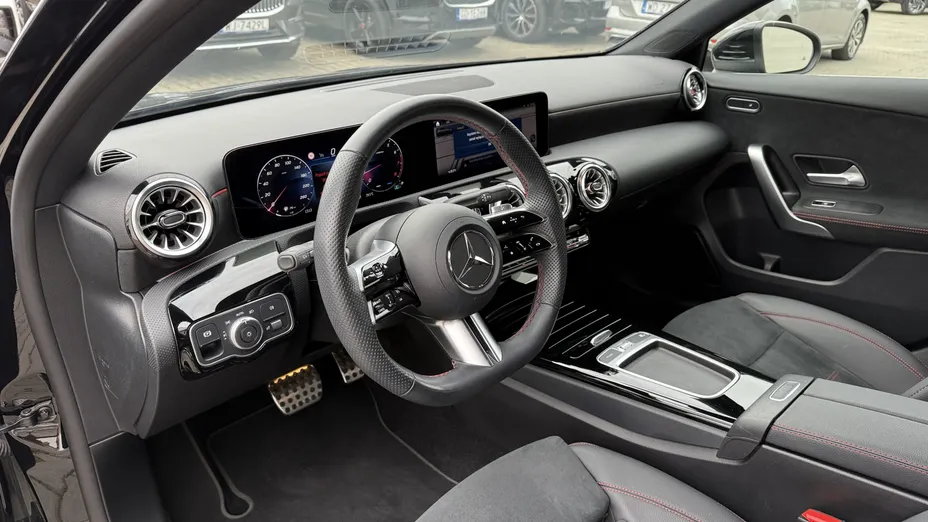 MERCEDES-BENZ A Klasa A 200 AMG Line 7G-DCT