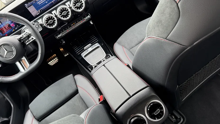 MERCEDES-BENZ A Klasa A 200 AMG Line 7G-DCT