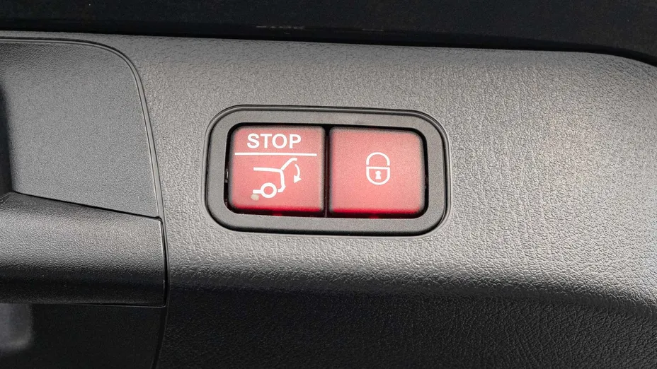 MERCEDES-BENZ EQB EQB 250 66.5kWh AMG