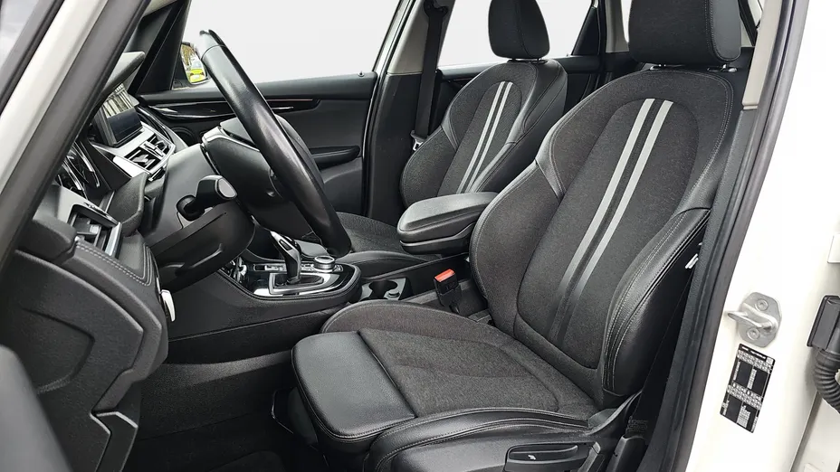 BMW Seria 2 218d Sport Line aut