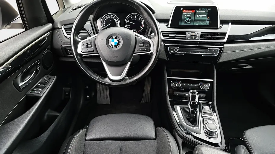 BMW Seria 2 218d Sport Line aut