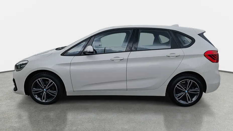 BMW Seria 2 218d Sport Line aut