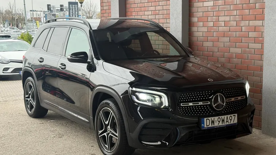MERCEDES-BENZ GLB GLB 200 4-Matic AMG Line 8G-DCT