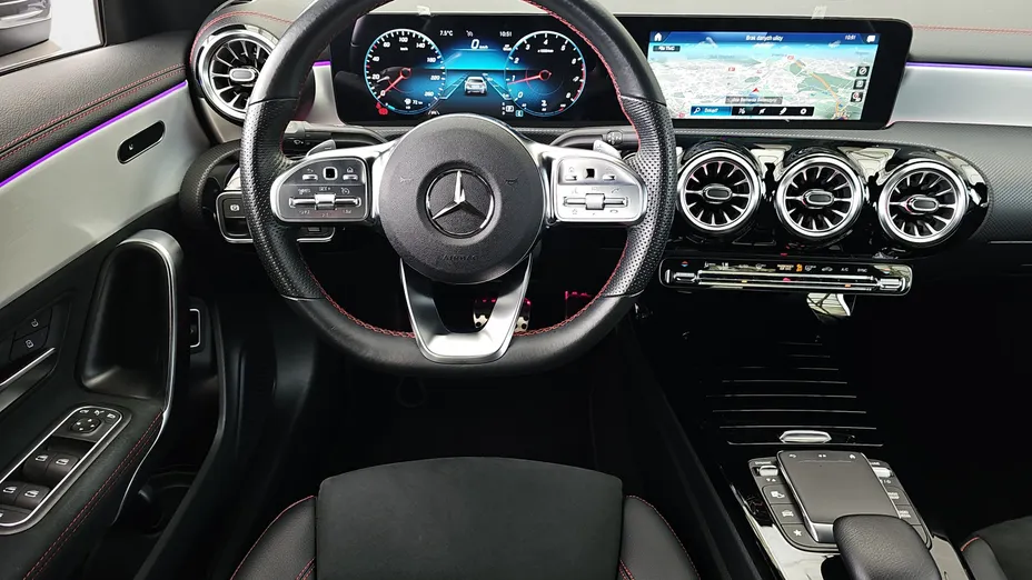 MERCEDES-BENZ CLA CLA 200 AMG Line 7G-DCT