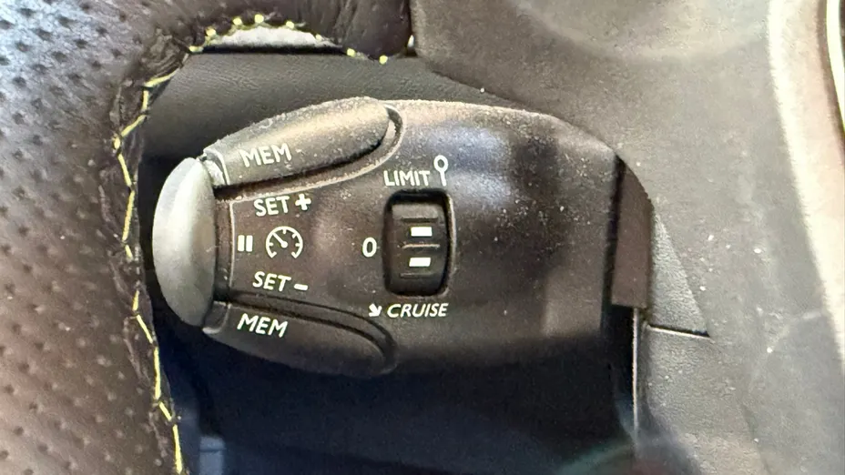 PEUGEOT 208 208 1.2 PureTech GT S&S EAT8