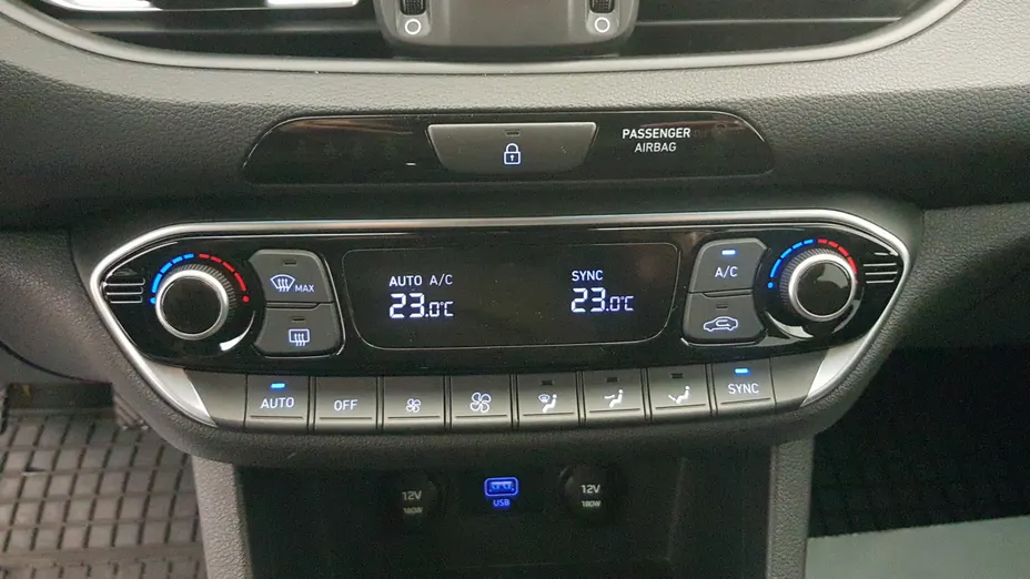 HYUNDAI i30 i30 1.5 T-GDI 48V Smart