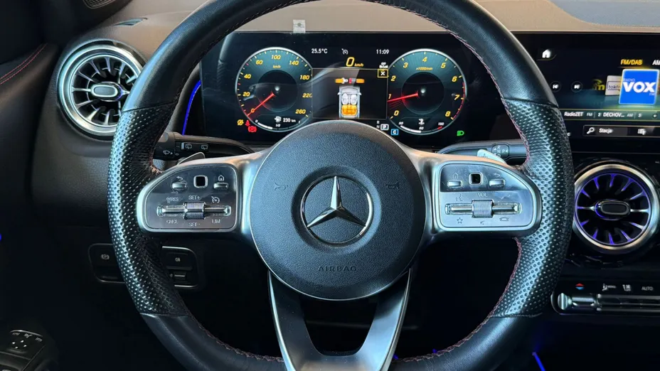MERCEDES-BENZ GLB GLB 200 4-Matic AMG Line 8G-DCT
