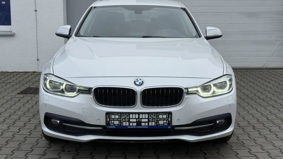 BMW Seria 3 320d xDrive Sport Line aut